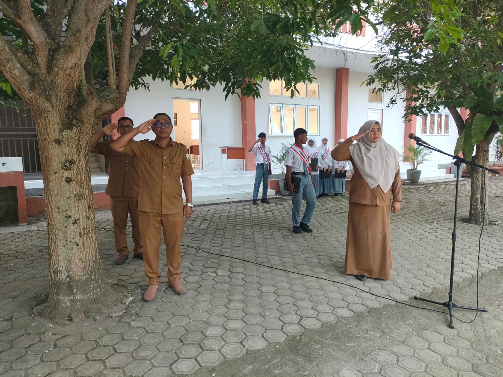 SMA Negeri 1 Kuala Gelar Upacara Bendera Khidmat, Tekankan Tujuh Kebiasaan Anak Indonesia Hebat