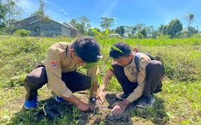 Gerakan Sekolah Hijau: Siswa SMAN 1 Kuala Laksanakan Aksi Penanaman Pohon Serentak